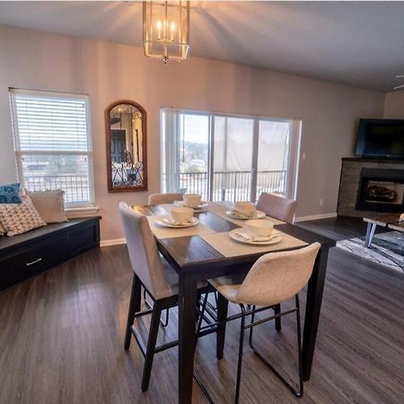 Brooklynn'S Bay, Elegant Lakefront Condo Retreat Hot Springs Bagian luar foto