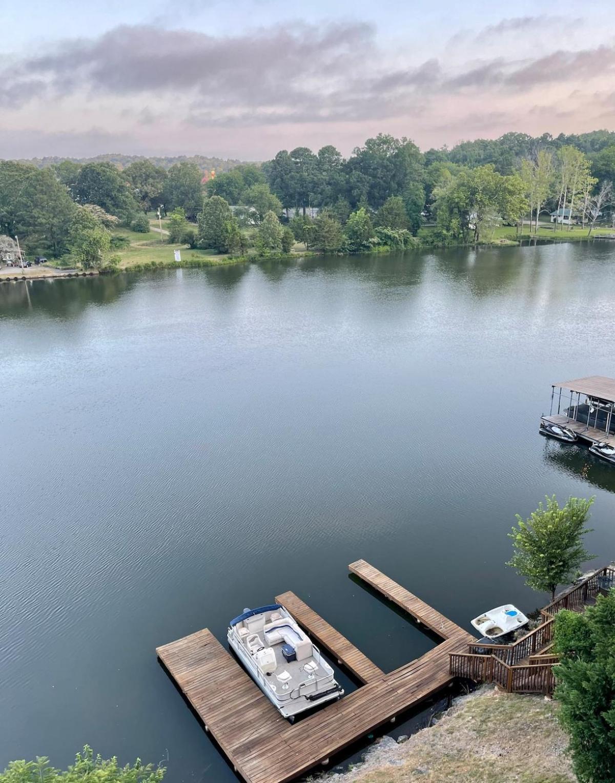 Brooklynn'S Bay, Elegant Lakefront Condo Retreat Hot Springs Bagian luar foto