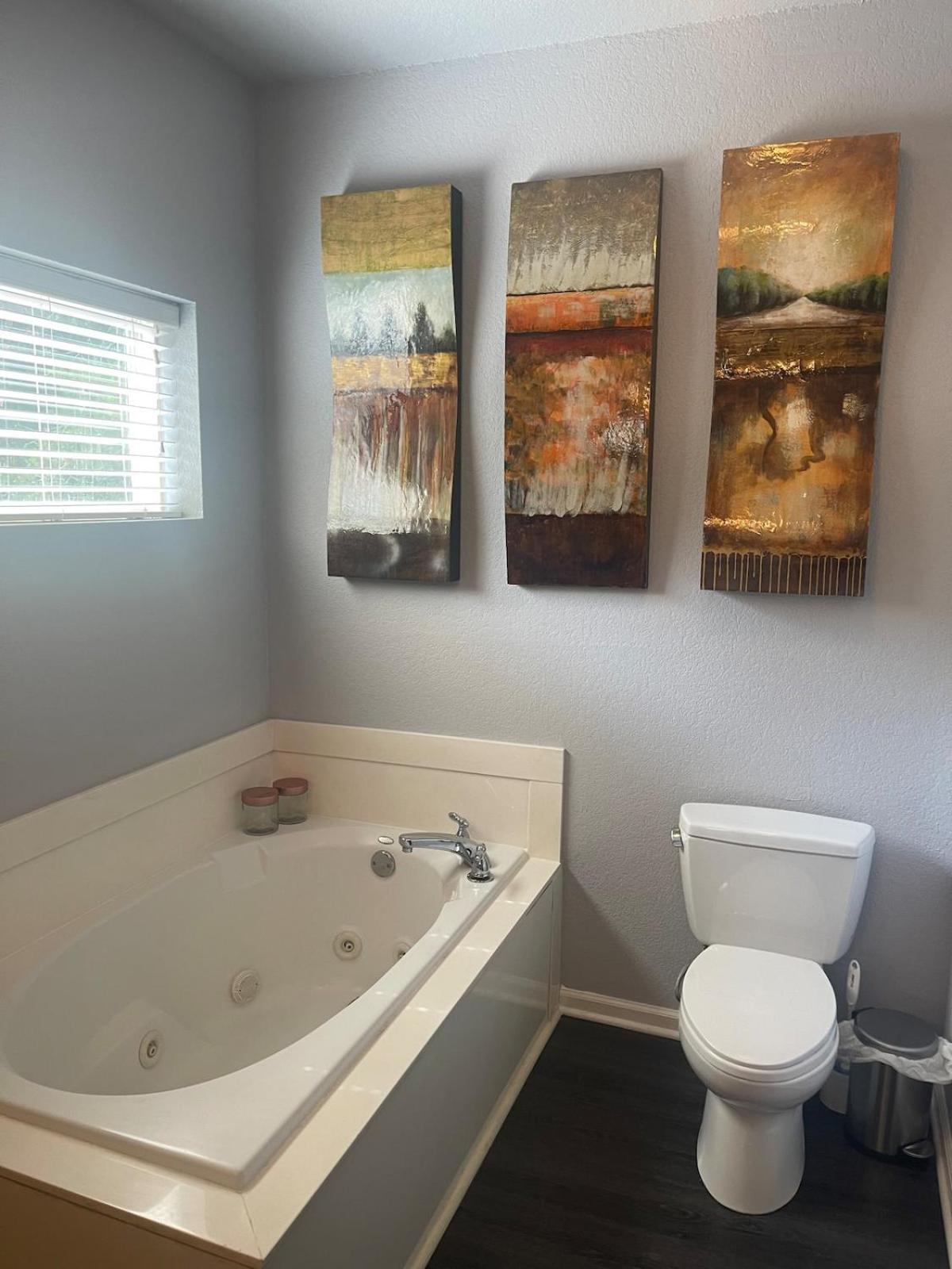 Brooklynn'S Bay, Elegant Lakefront Condo Retreat Hot Springs Bagian luar foto