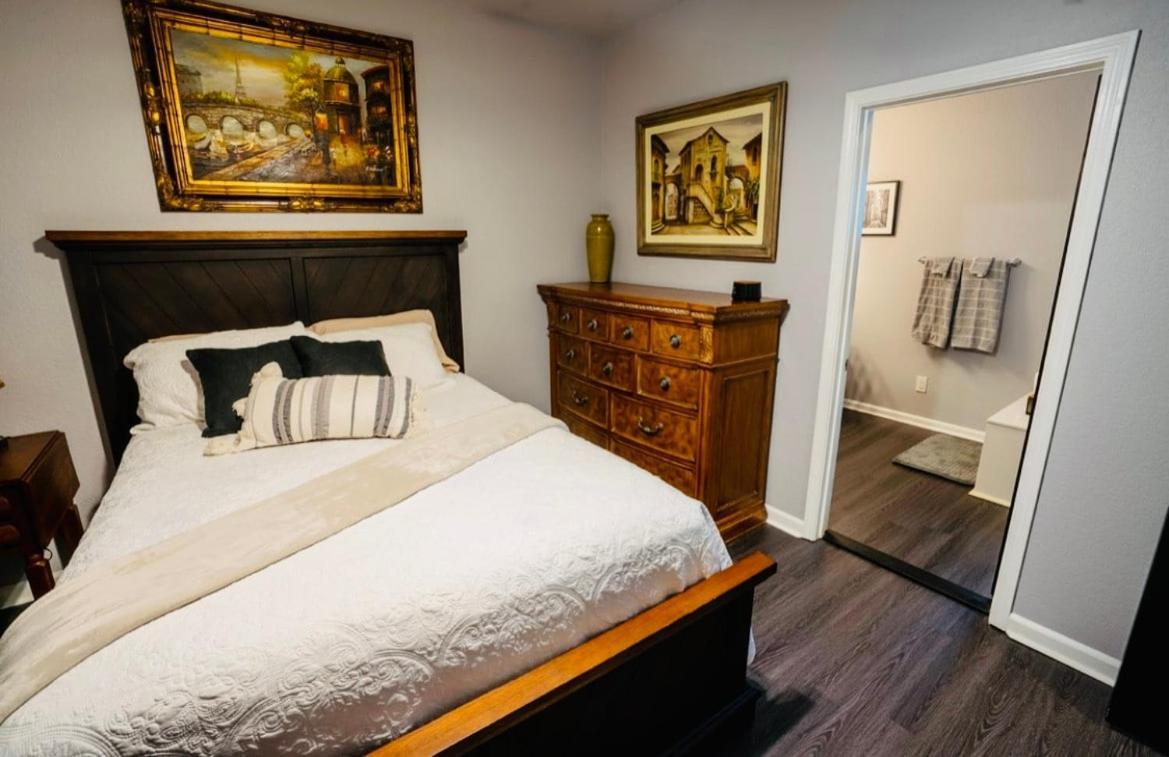 Brooklynn'S Bay, Elegant Lakefront Condo Retreat Hot Springs Bagian luar foto