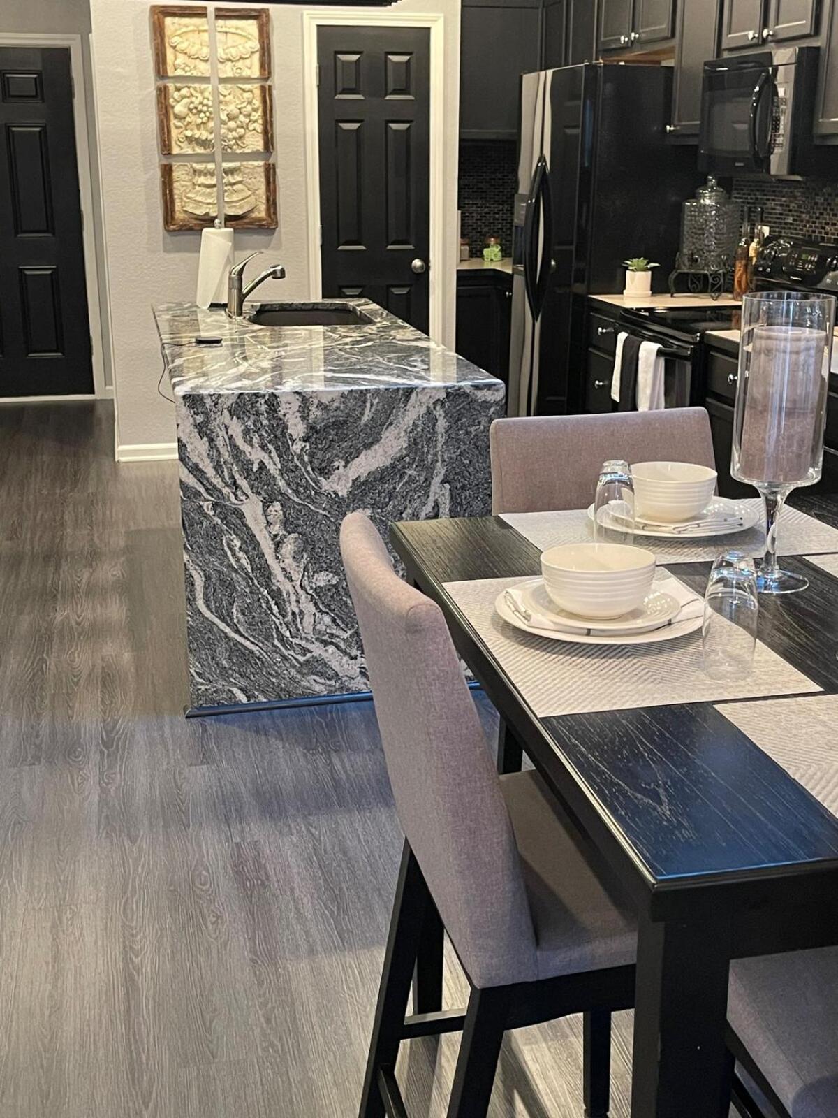 Brooklynn'S Bay, Elegant Lakefront Condo Retreat Hot Springs Bagian luar foto